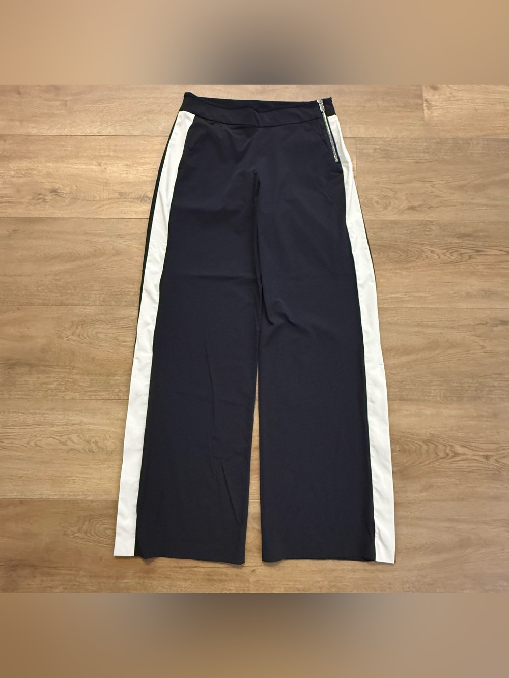Athleta Womens Black With White Side Stripe Wide Leg Side Snap Jogger Pant Sz. 0